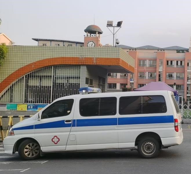 尉氏救护车出租护送骨折病人一公里多少钱